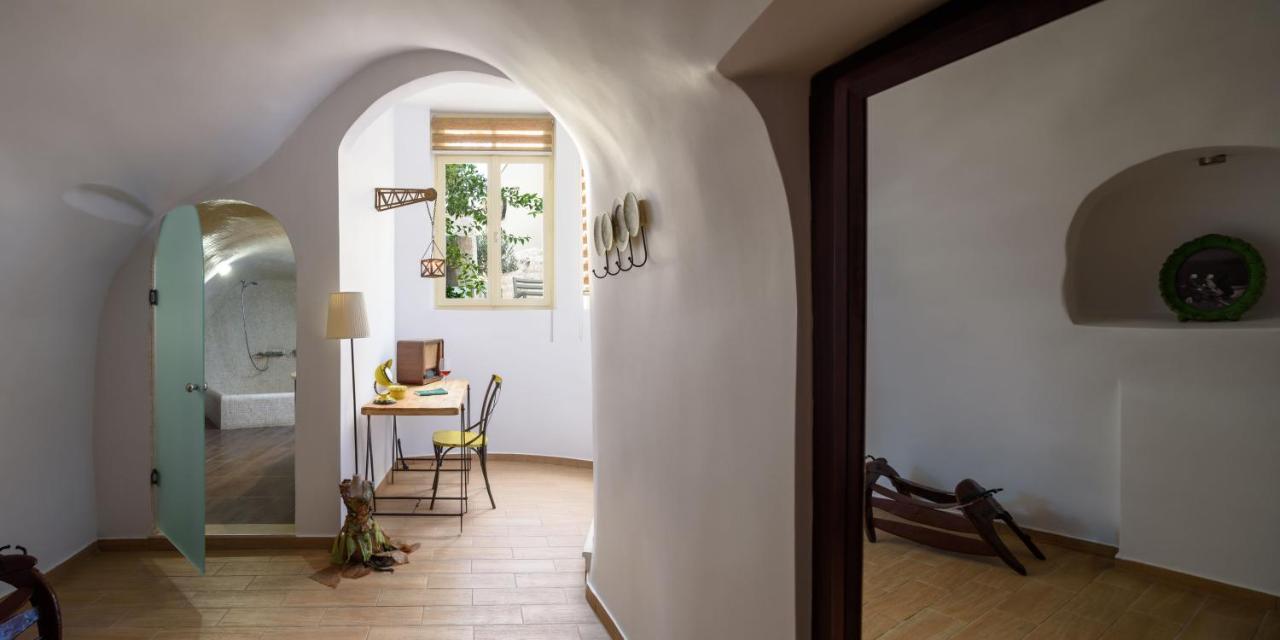 Suite Home Santorini Fira  Zewnętrze zdjęcie
